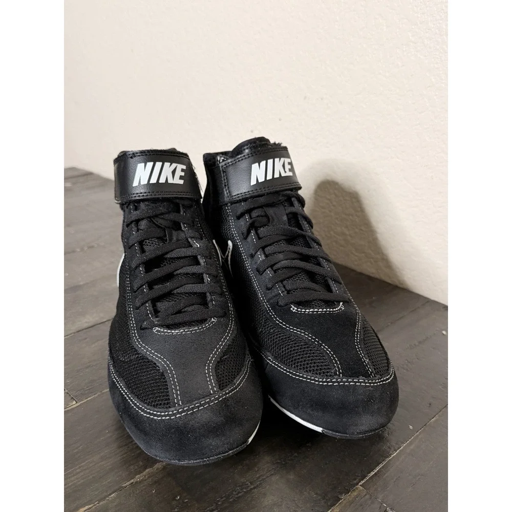 Nike lightly used